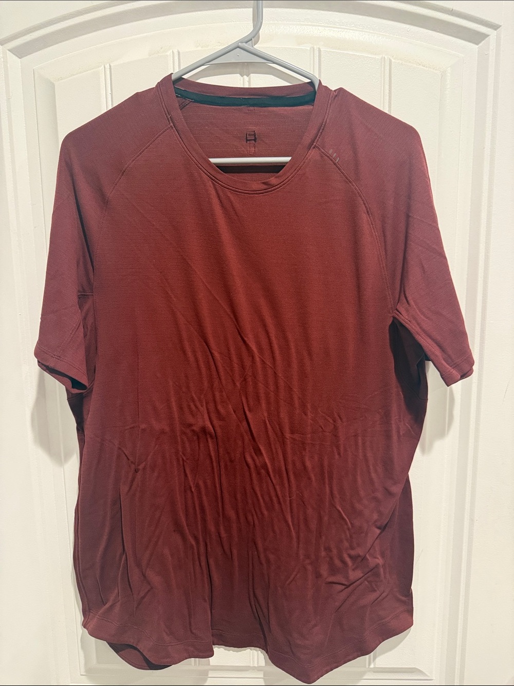 Lululemon Men’s Crewneck Performance T-Shirt - Burgundy (L)